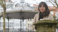 Pasi�n por el centro. Marta cuenta que su deporte favorito es �caminar despacio�. Cuando su padre viv�a sol�a acompa�arlo en sus paseos diarios por el centro y ella se ha mantenido fiel a la costumbre. Tambi�n le gusta caminar por Doni�os y Penencia, una de sus geograf�as sentimentales preferidas por ser punto de reuni�n familiar, junto a Irixoa y O Barqueiro