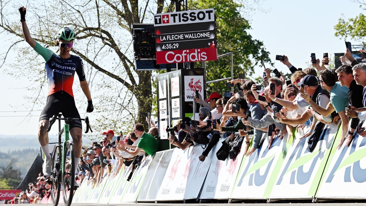 Paul Seixas conquista la Flecha Valona con un recital en el Muro de Huy