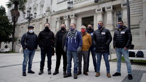 Representantes de los trabajadores a las puertas del TSXG