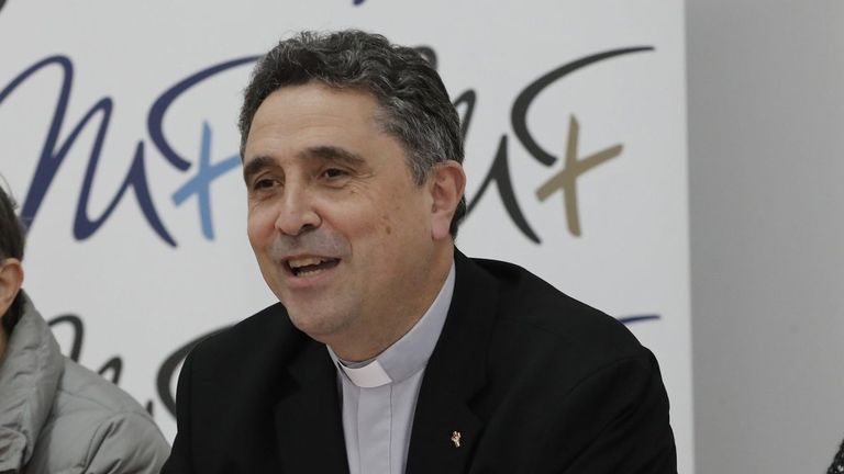 En imagen de archivo durante una rueda de prensa, el obispo de la di�cesis Mondo�edo-Ferrol, Fernando Garc�a Cadi�anos