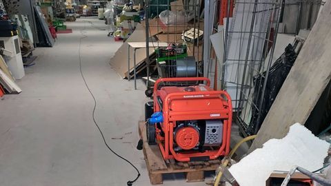 Imagen del almac�n del supermercado de Meis donde un hombre muri� intoxicado por un generador