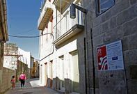 La mayor�a de las viviendas se encuentran en la calle m�s conocida del barrio hist�rico.