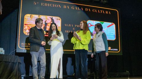 Las hermanas Alba e Iria Prol