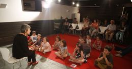 Interpretaci�n de �Contos de medo�, de Pav�s Pav�s, ayer en la Casa das Camp�s. 