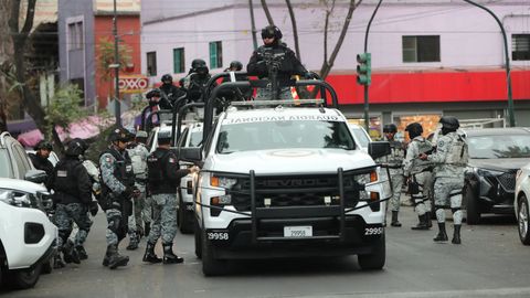 La vida escondida del Mencho: una casa de lujo, una despensa repleta y un altar