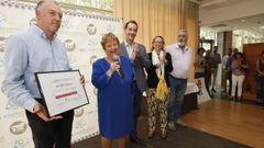 Jos� Manuel Rodr�guez, a la izquierda, en una entrega de premios en el balneario de Pant�n