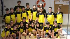 Los j�venes deportistas del SAL en Riazor.