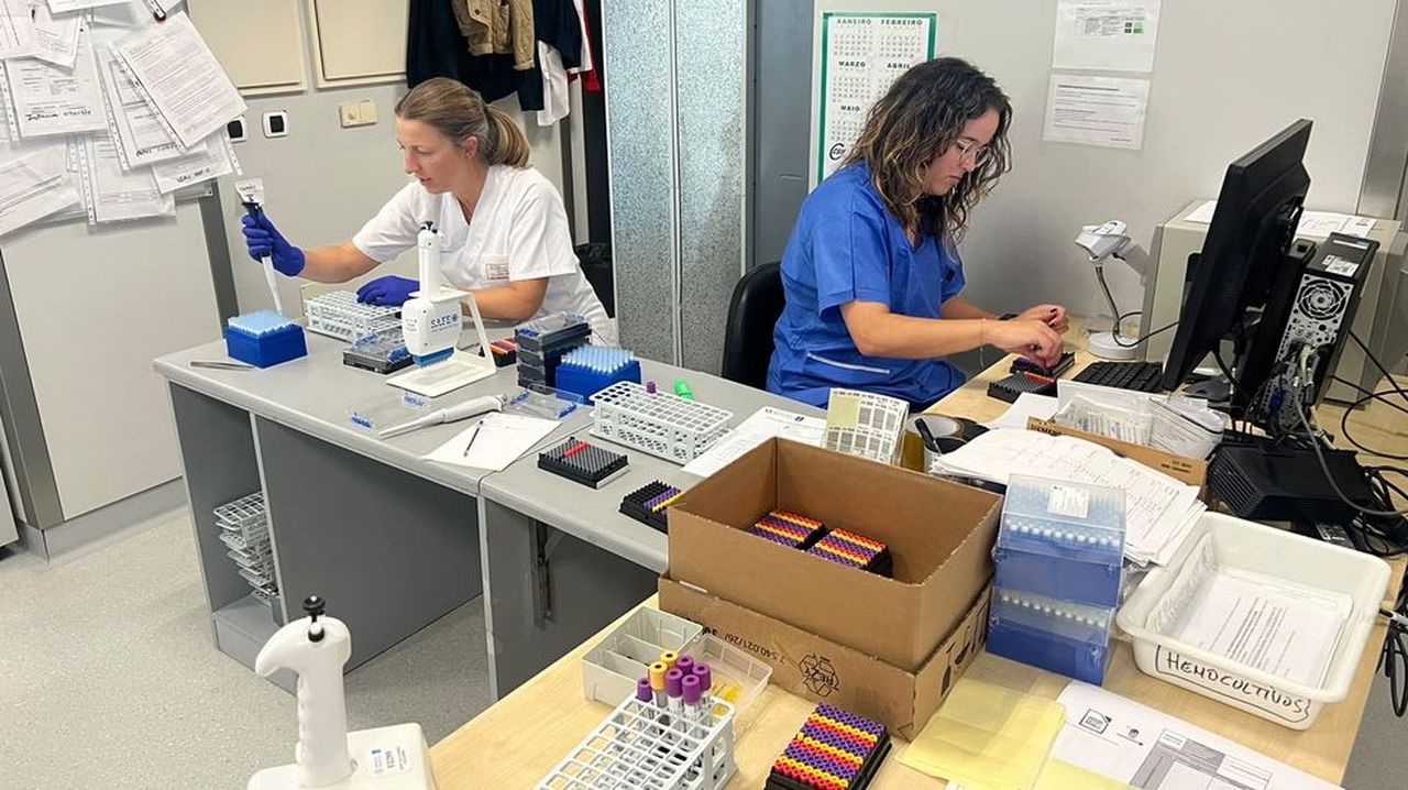 Toma de muestras en el hospital Virxe da Xunqueira de Cee para la nueva fase de Xenoma Galicia