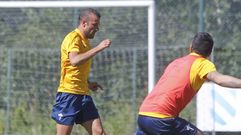 Juan Mart�nez no tiene da�ado el ligamento de su rodilla derecha, en la que sufri� tres operaciones