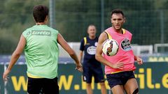 Lucas P�rez, en un entrenamiento con el D�por