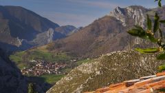 Vista general de Sames, en Amieva, desde Argolibio