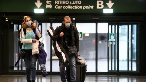 Pasajeros, ayer en el aeropuerto de Miln