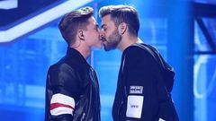 Raoul y Agoney cantan �Manos vac�as�