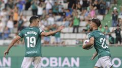 Iker Losada y Sabin Merino en el partido en A Malata.