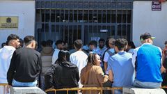 Un grupo de emigrantes que intentan su regularizaci�n