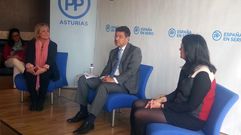 El ministro Rafael Catal�, entre Mercedes Fern�ndez y Susana L�pez Ares, presidenta y candidata del PP de Asturias.El ministro Rafael Catal�, entre Mercedes Fern�ndez y Susana L�pez Ares, presidenta y candidata del PP de Asturias
