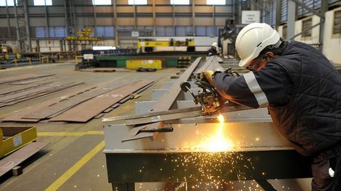 TALLER DE BLOQUES CURVOS DE NAVANTIA FENE