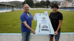 El presidente present� ayer al delantero Iker Hurtado en Cantarrana