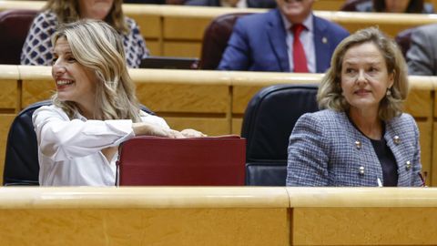 Imagen de las ministras Yolanda D�az y Nadia Calvi�o�durante la sesi�n de Control al Gobierno celebrada el pasado martes�en el pleno del Senado