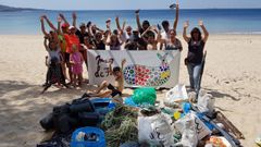 Limpieza de playa de Mar de F�bula