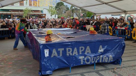 En R�bade tuvo lugar el concurso de disfraces de ni�os y adultos.