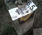 Publicidad de un albergue sobre un moj�n.