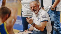 Moncho L�pez, dando instrucciones en el Pazo