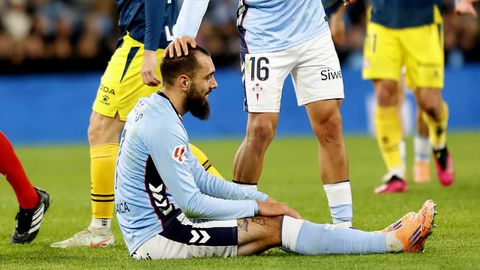 Borja Iglesias pudo ser objeto de penalti en el Celta-Espanyol, pero haba fuera de juego previo.