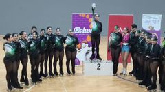 El equipo de Noia, en el podio de la competici�n auton�mica.