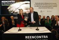 Ana Pastor y Rafael Louz�n firmaron el protocolo que recuperar� castros en 21 municipios. 