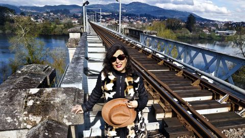 A investigadora Natalia Jorge Pedreira, que ga&ntilde;ou o premio Xohana Torres cun traballo sobre as mulleres trapicheiras da raia.