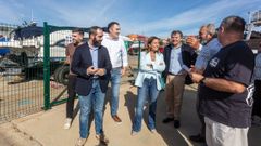 La conselleira fue recibida por el alcalde y miembros de la corporacin antes de reunirse con representantes del Club Nutico y de la cofrada de Rianxo.