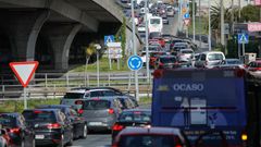 Atasco en el puente de A Pasaxe