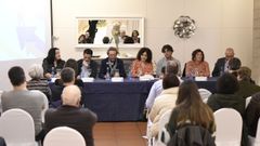 En la mesa redonda participaron representantes de la hosteler�a, el comercio o la ganader�a