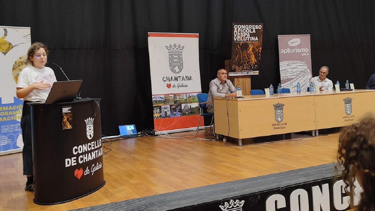 Exponen en Chantada las estrategias de control de la velutina