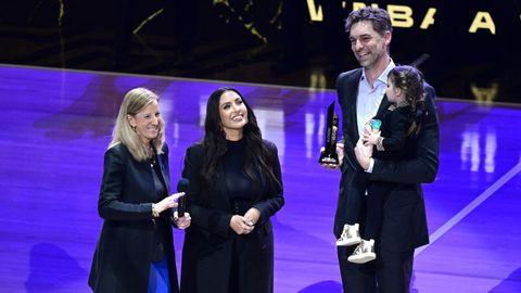 Pau Gasol recibi el premio honorfico Kobe & Gigi Bryant de la WNBA por su apoyo al desarrollo del baloncesto femenino