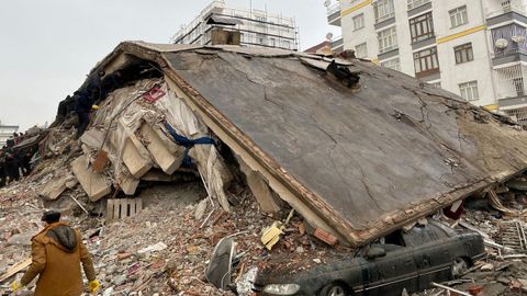 Estragos del terremoto en Diyarbakir, Turqua