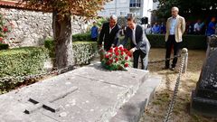 Homenaje al alcalde de Vigo, Emilio Mart�nez Garrido, y al alcalde de Lavadores, Jos� Antela CondeHomenaje al alcalde de Vigo, Emilio Mart�nez Garrido, y al alcalde de Lavadores, Jos� Antela Conde