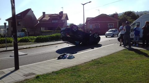 Accidente en la avenida Lauredal, en Gij�n