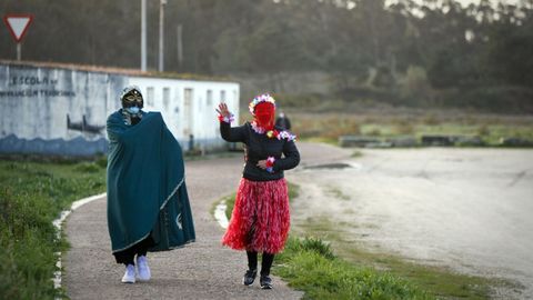 Carnaval triste en A Illa donde se disfrazan para ir de paseo y la pena sea m�s peque�a