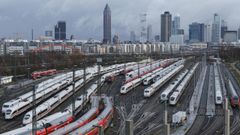 Trenes parados en la estacin de Frncfort.