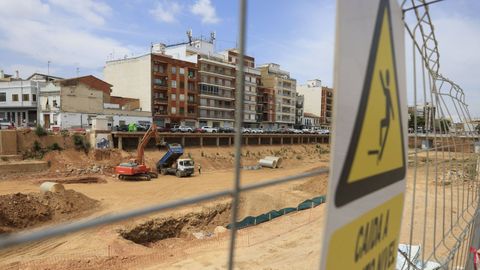Vista general de los trabajos en el barranco del Poyo a la altura de Paiporta, en la provincia de Valencia.