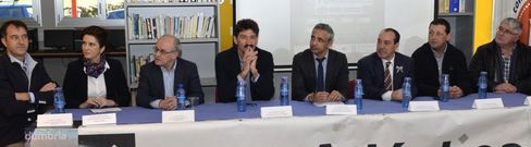 Andr�s Cerdeiras, Mabel Fern�ndez, Carlos Oliete, Jos� Manuel Peque�o, Roberto Garc�a, Manuel Valeriano Alonso, Jos� Manuel Traba y F�lix Porto ayer en Dumbr�a. 
