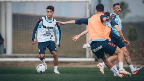Hugo �lvarez, Iago Aspas y m�s jugadores del Celta, en un entrenamiento.