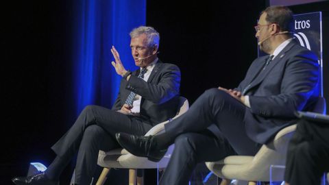 Los presidentes de Galicia y Asturias, Alfonso Rueda y Adrin Barbn, en Encuentros del Eo