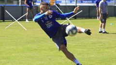 Ager Aketxe durante un entrenamiento en Abegondo