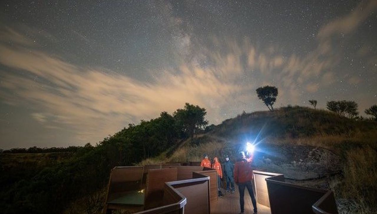 La estación de montaña de Manzaneda logra el lleno absoluto para disfrutar del eclipse de sol