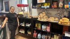 Patricia Font�n lleva el servicio de cafeter�a del IES focense
