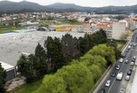 Los comerciantes temen que en la parcela de Megasa se construya un �rea comercial. 
