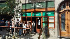 El Paul�n, situado en la calle Sarmiento de Buenos Aires, siempre tiene gente haciendo cola.